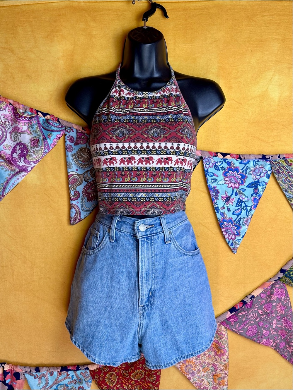 Levi’s Mom Shorts Size 25